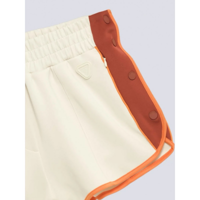 GERTRUDE - UMA SHORT