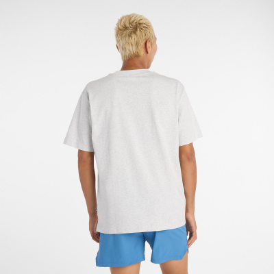 NEW BALANCE - ATHLETICS PREMIUM LOGO T-SHIRT - GRIS