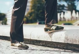 New Balance : la sneaker iconique entre performance et style urbain